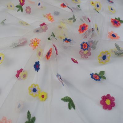 Filet mou hexagonal tricoté en nylon Mesh Tulle Dress Fabric de 100% Tulle