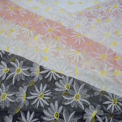 La voile suisse matérielle molle de coton de broderie lacent le tissu pour l'habillement