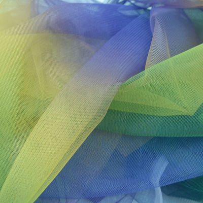 Tissus 100% mous de PolyesterTextile de tissu de Tulle d'illusion de bout droit