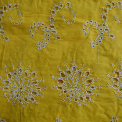 Textile brodé blanc de vêtement de tissu de coton de couleur solide de robes de doux