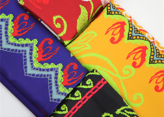 Le grand polyester de fleur a imprimé le tissu pour des accessoires de décoration