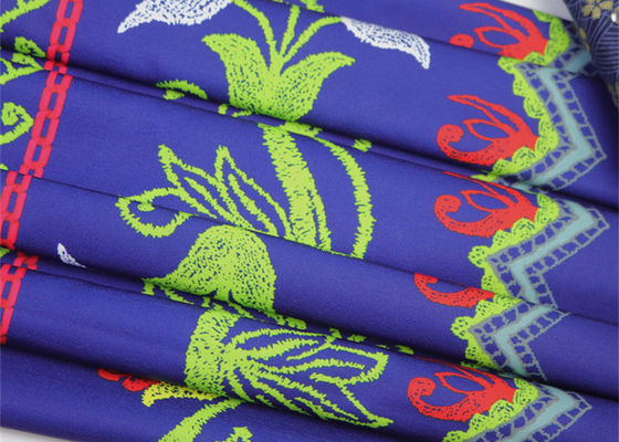 Le grand polyester de fleur a imprimé le tissu pour des accessoires de décoration