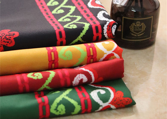 Fleur colorée jaune rouge bleue de tissu imprimée par Digital de polyester pour le vêtement