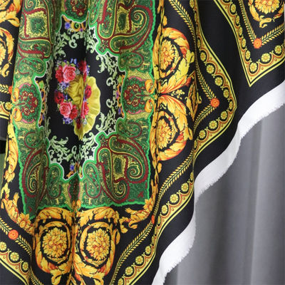 Habillement 100% matériel de polyester de tissu de robe imprimé par île d'OEM